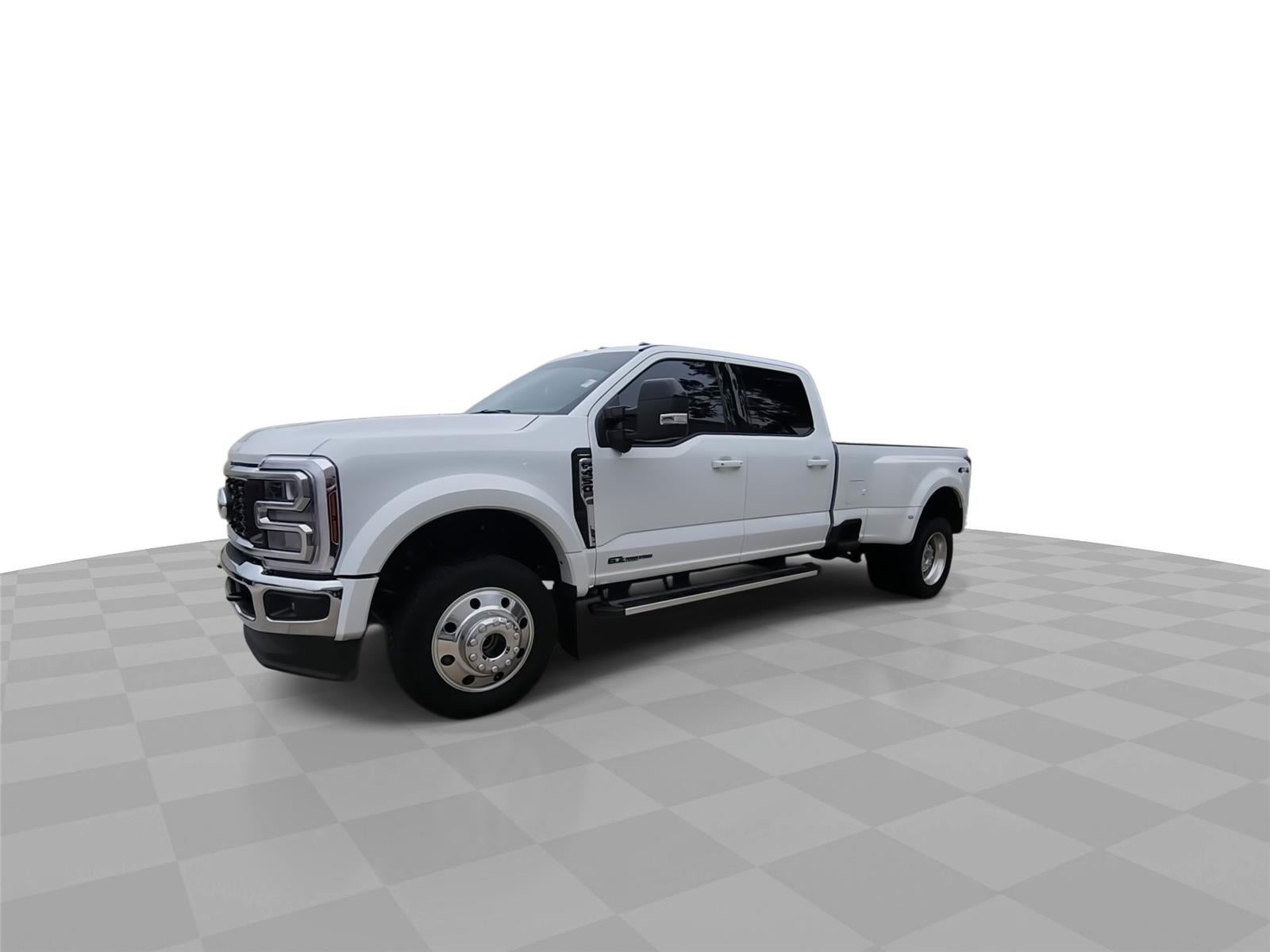 2026 Ford Super Duty F-450 DRW Lariat