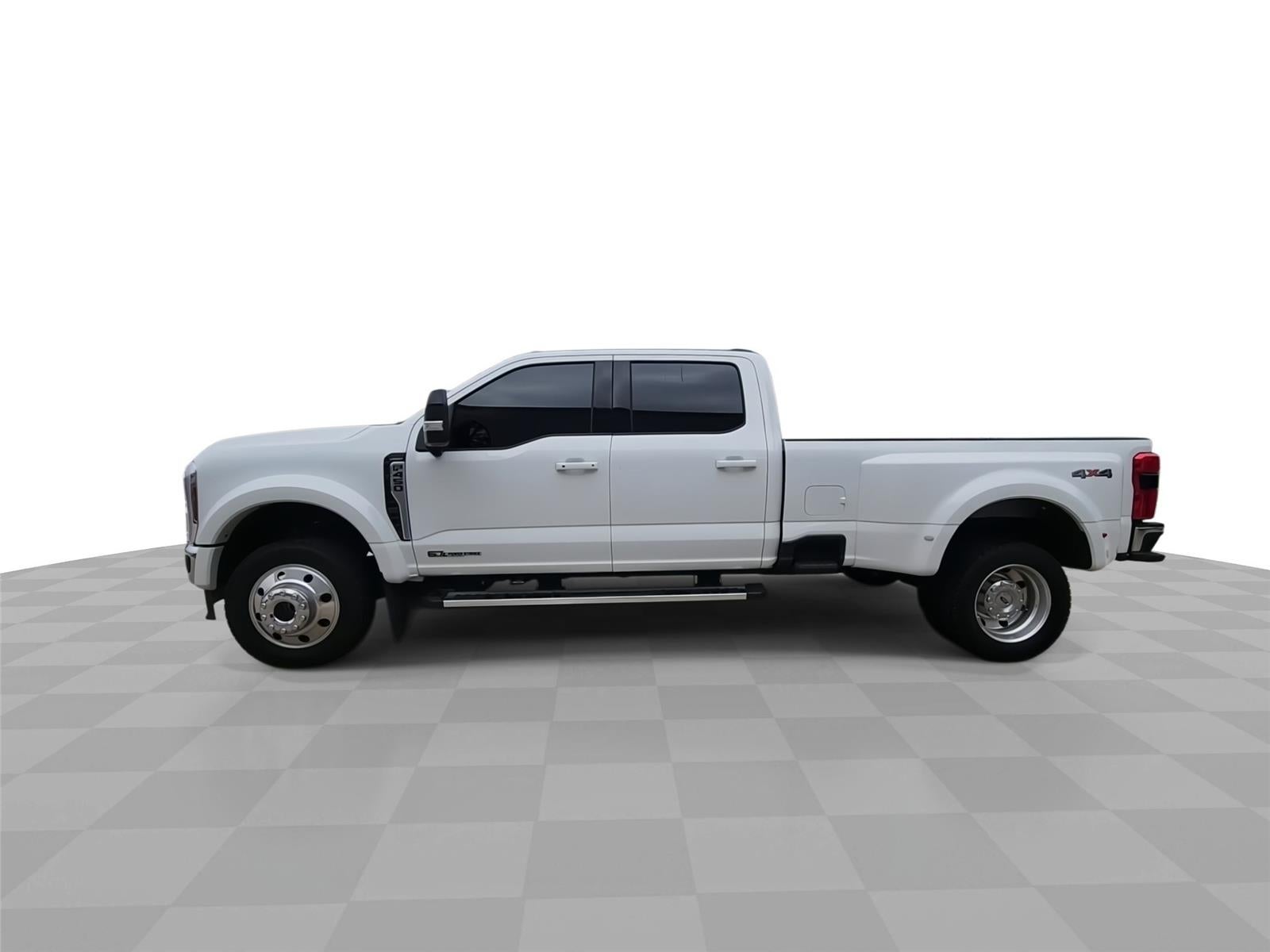 2026 Ford Super Duty F-450 DRW Lariat