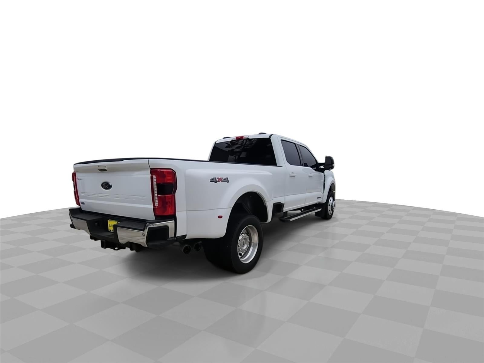 2026 Ford Super Duty F-450 DRW Lariat