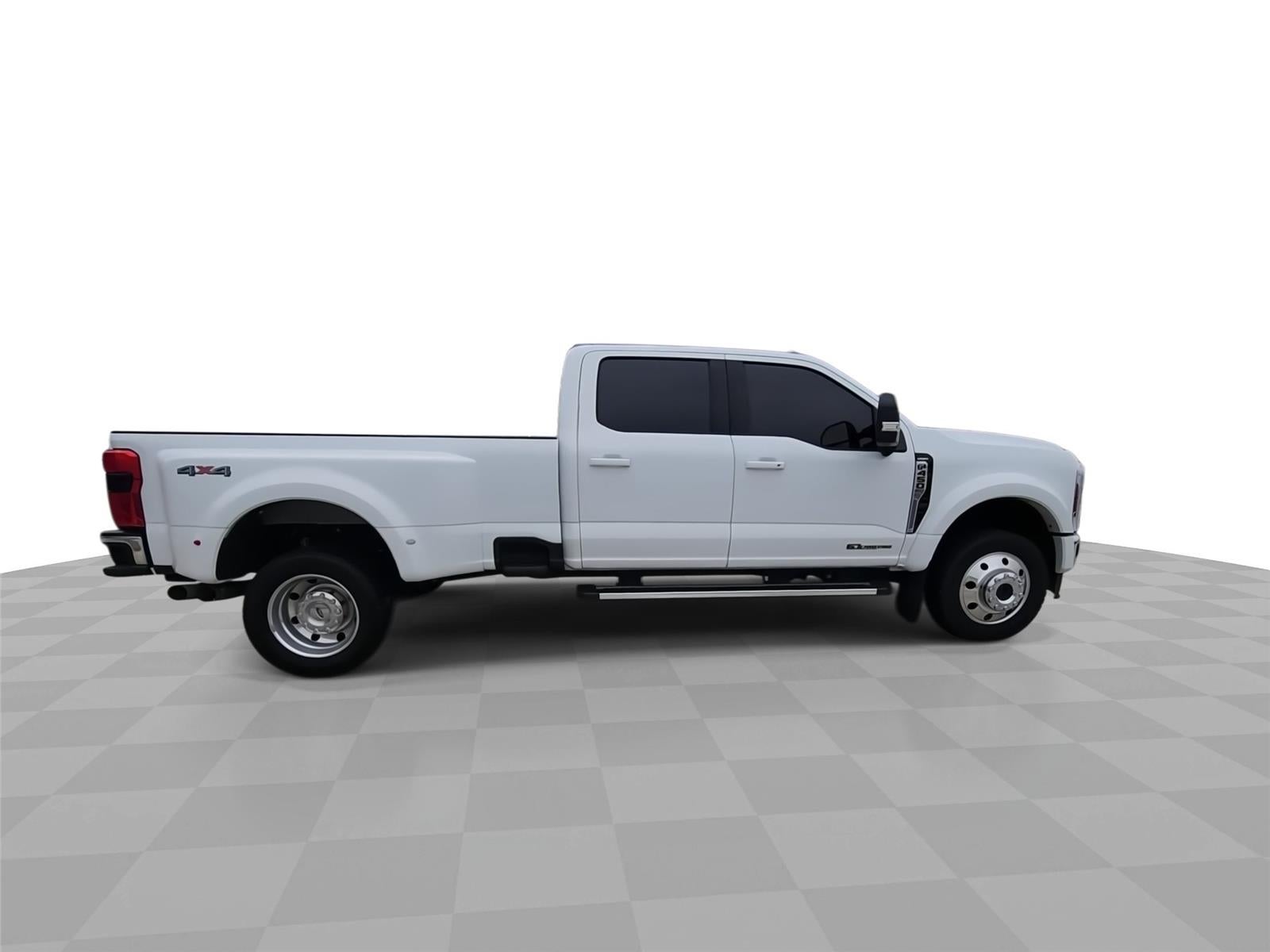 2026 Ford Super Duty F-450 DRW Lariat