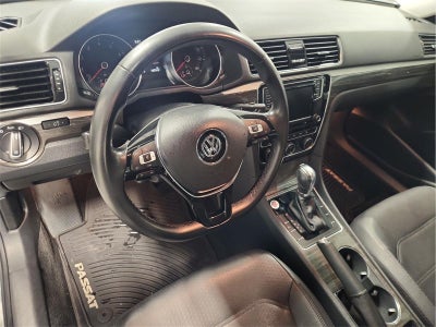 2018 Volkswagen Passat 2.0T SE w/Technology