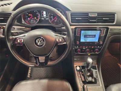 2018 Volkswagen Passat 2.0T SE w/Technology