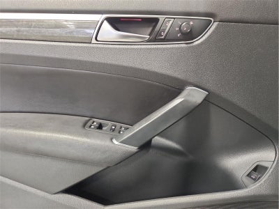 2018 Volkswagen Passat 2.0T SE w/Technology
