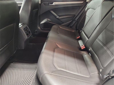 2018 Volkswagen Passat 2.0T SE w/Technology
