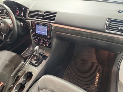 2018 Volkswagen Passat 2.0T SE w/Technology