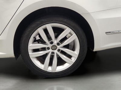 2018 Volkswagen Passat 2.0T SE w/Technology