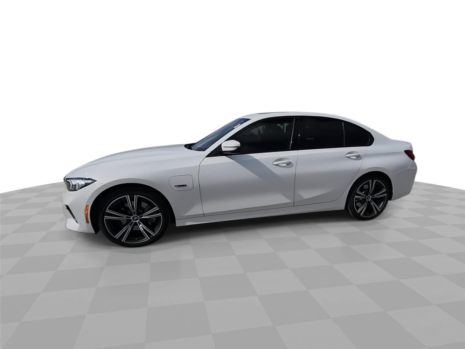 2023 BMW 3 Series 330e