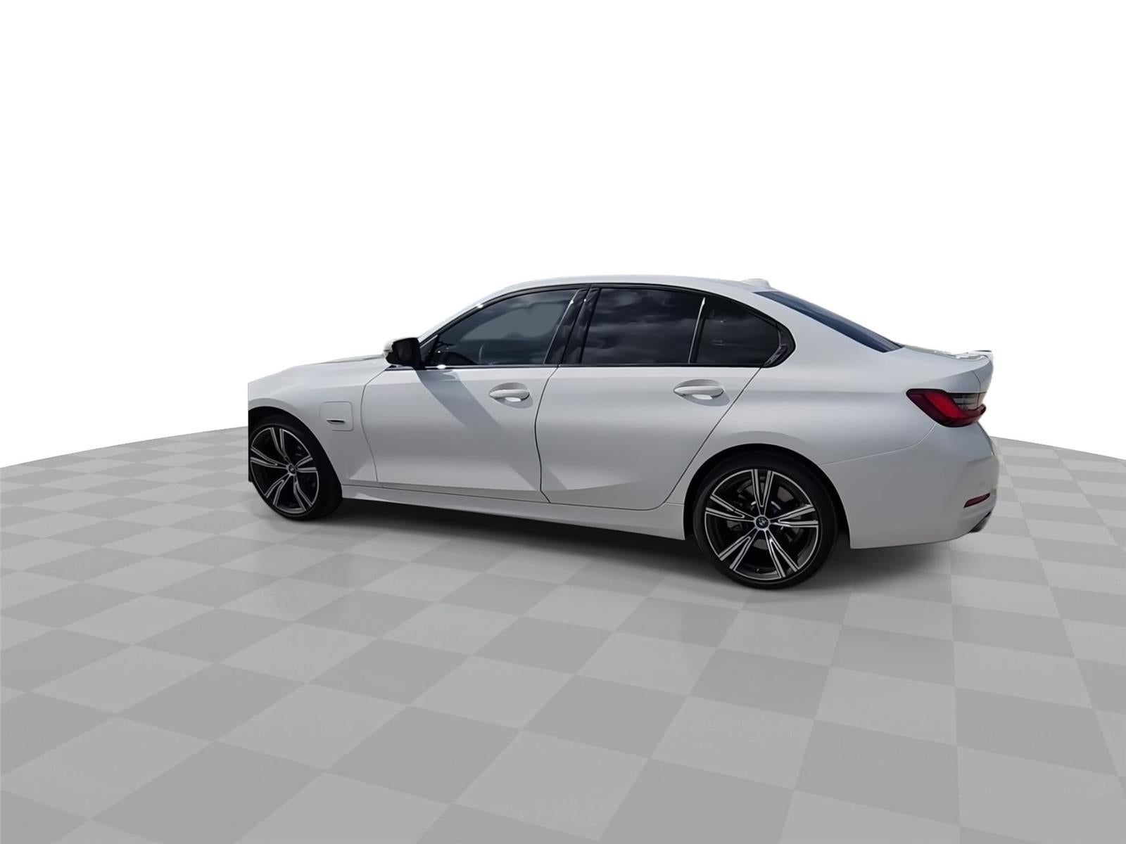 2023 BMW 3 Series 330e