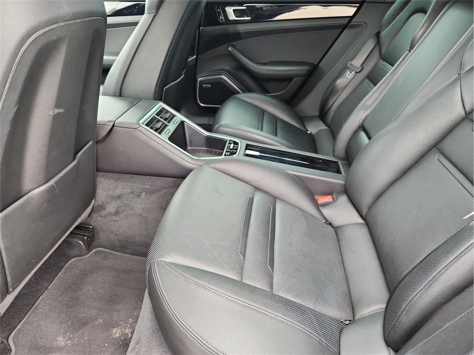 2018 Porsche Panamera 4