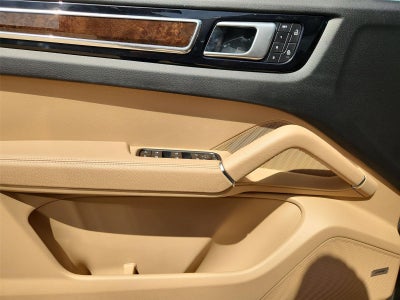 2022 Porsche Cayenne Base