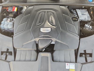 2022 Porsche Cayenne Base