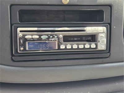 2003 Ford E-350SD Standard Cutaway