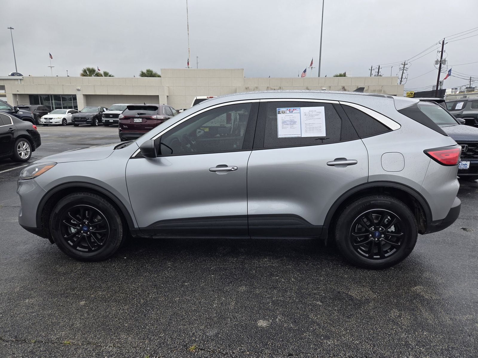 2022 Ford Escape SE