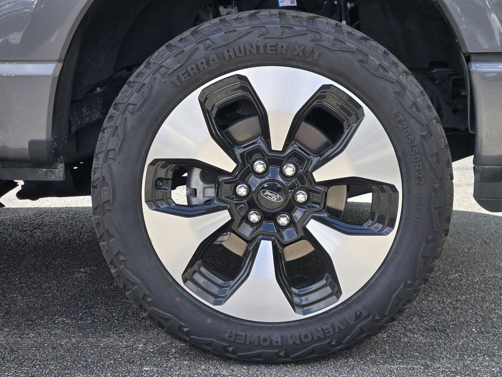 2024 Ford F-150 Lightning Platinum