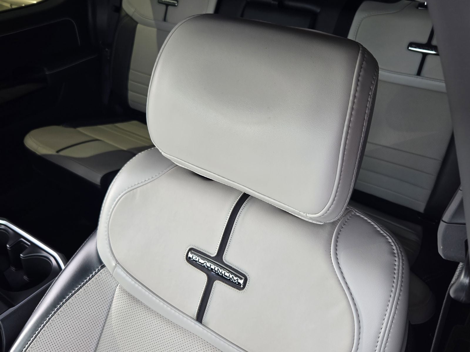 2024 Ford F-150 Lightning Platinum