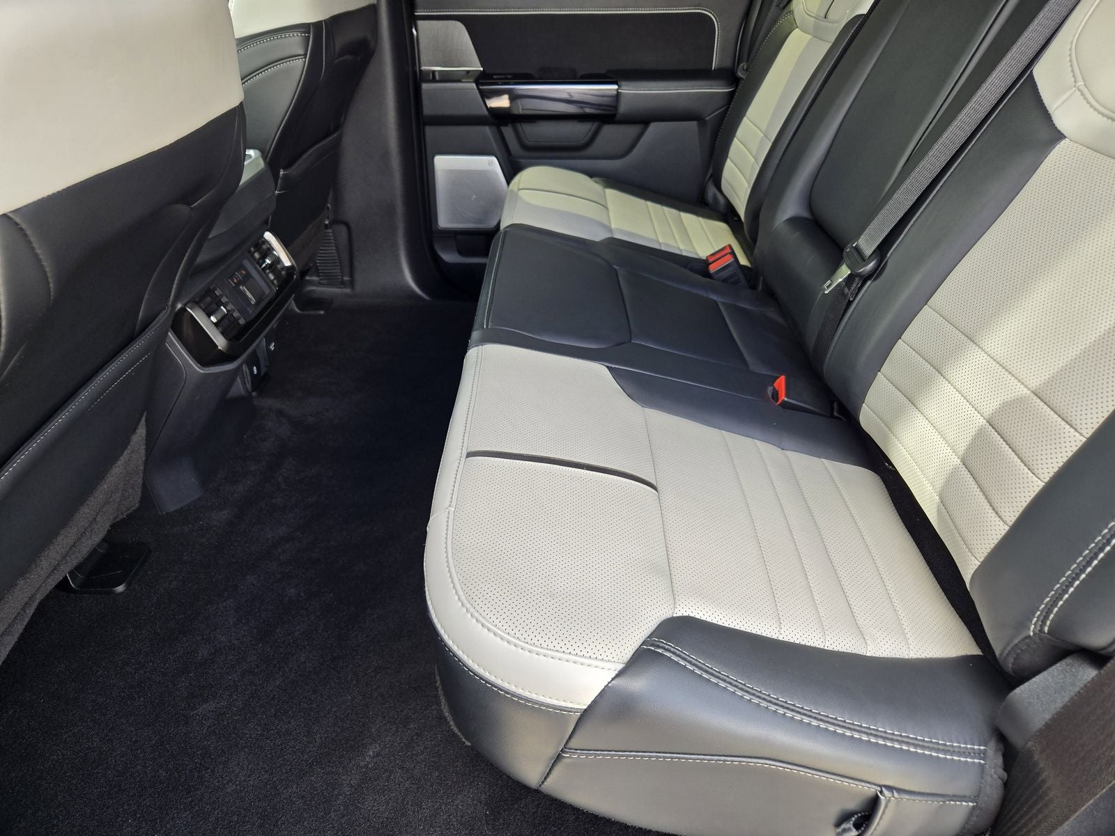 2024 Ford F-150 Lightning Platinum