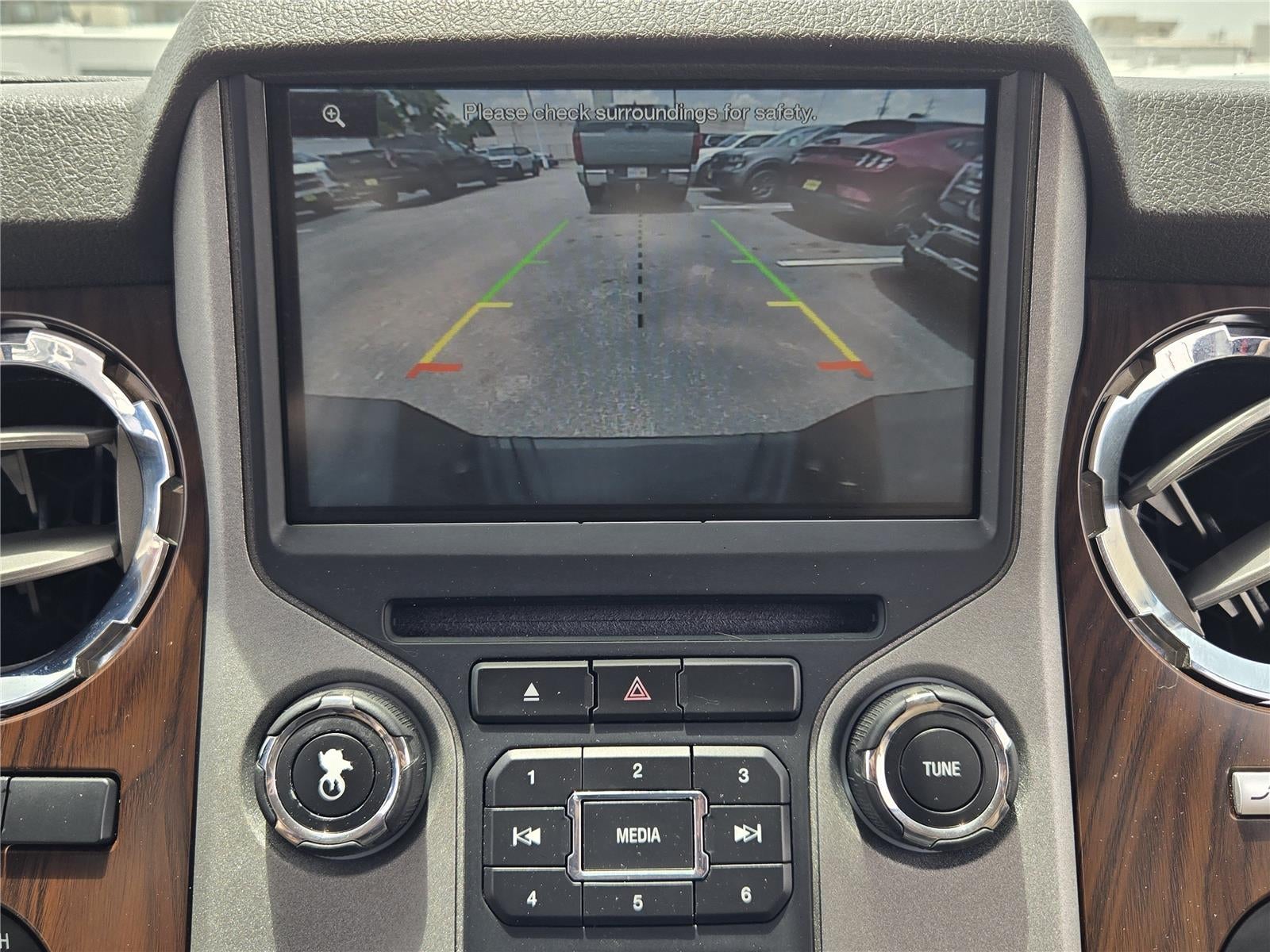 2015 Ford Super Duty F-250 SRW Lariat