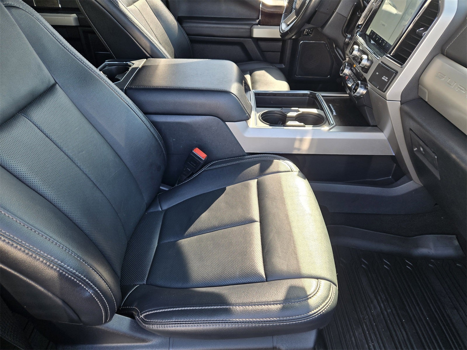 2022 Ford F-350SD Lariat