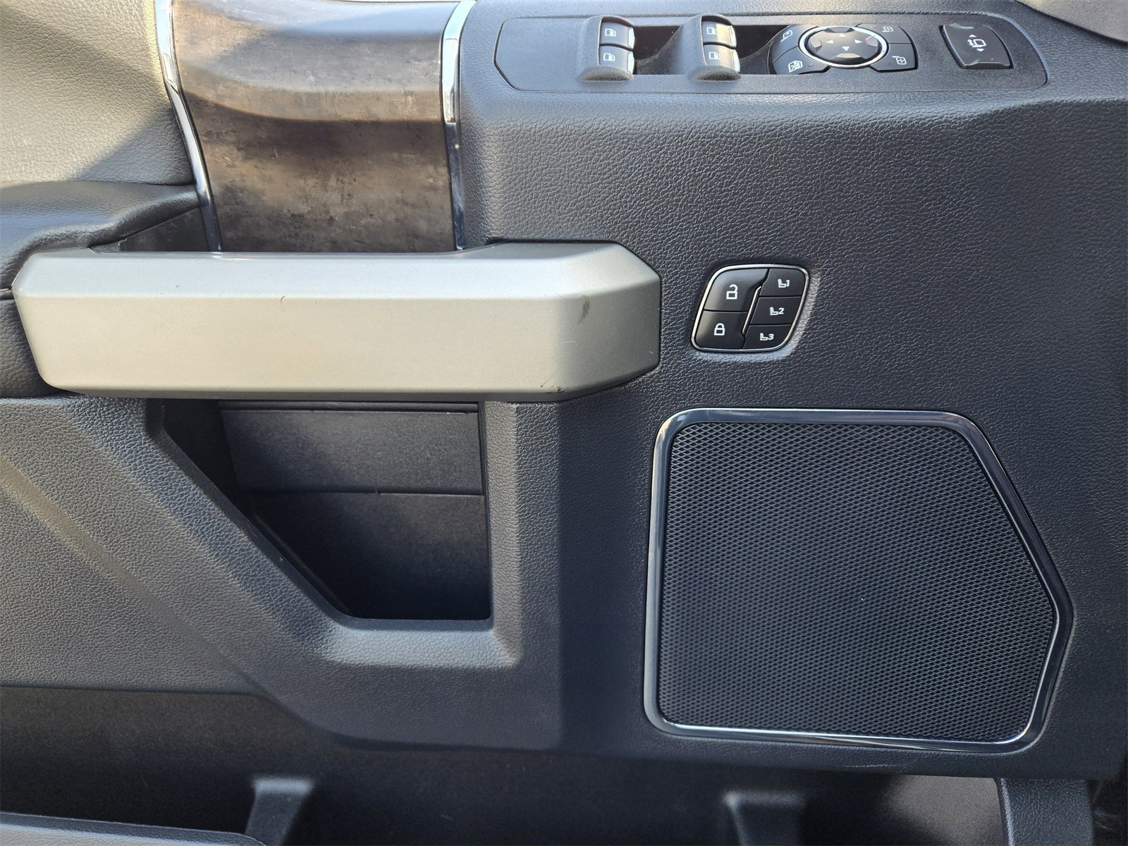 2022 Ford F-350SD Lariat