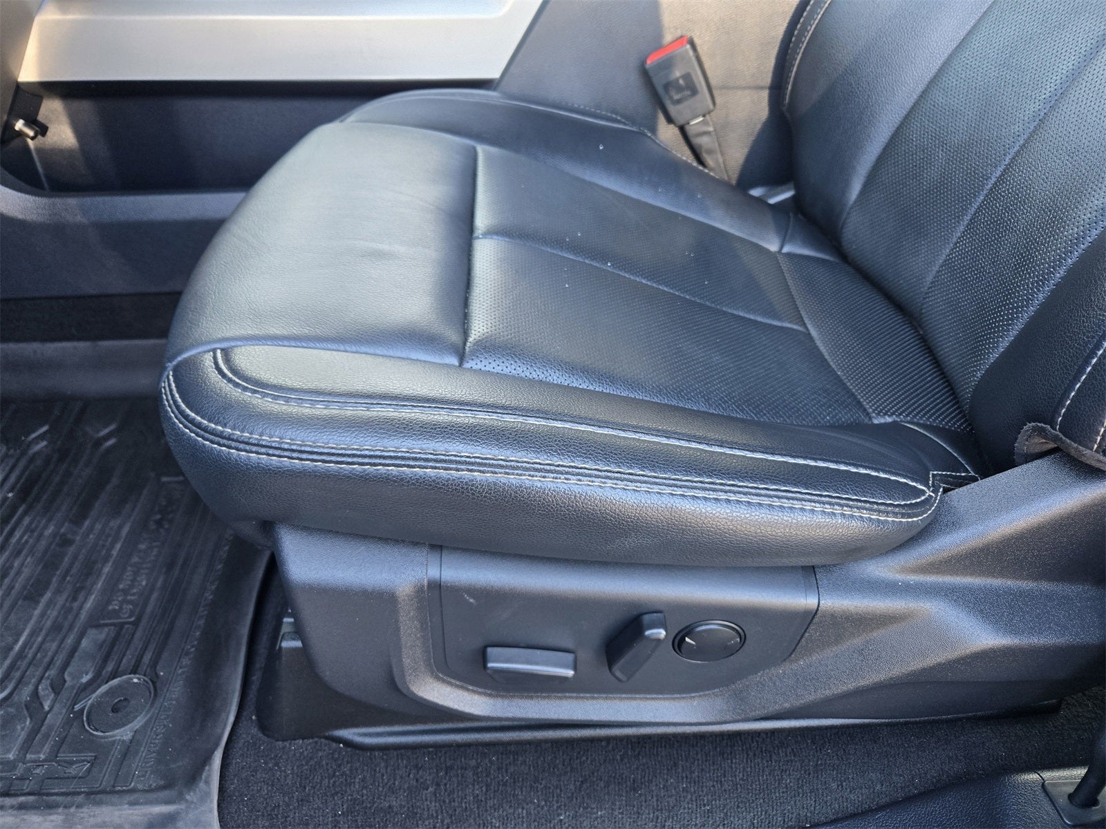 2022 Ford F-350SD Lariat