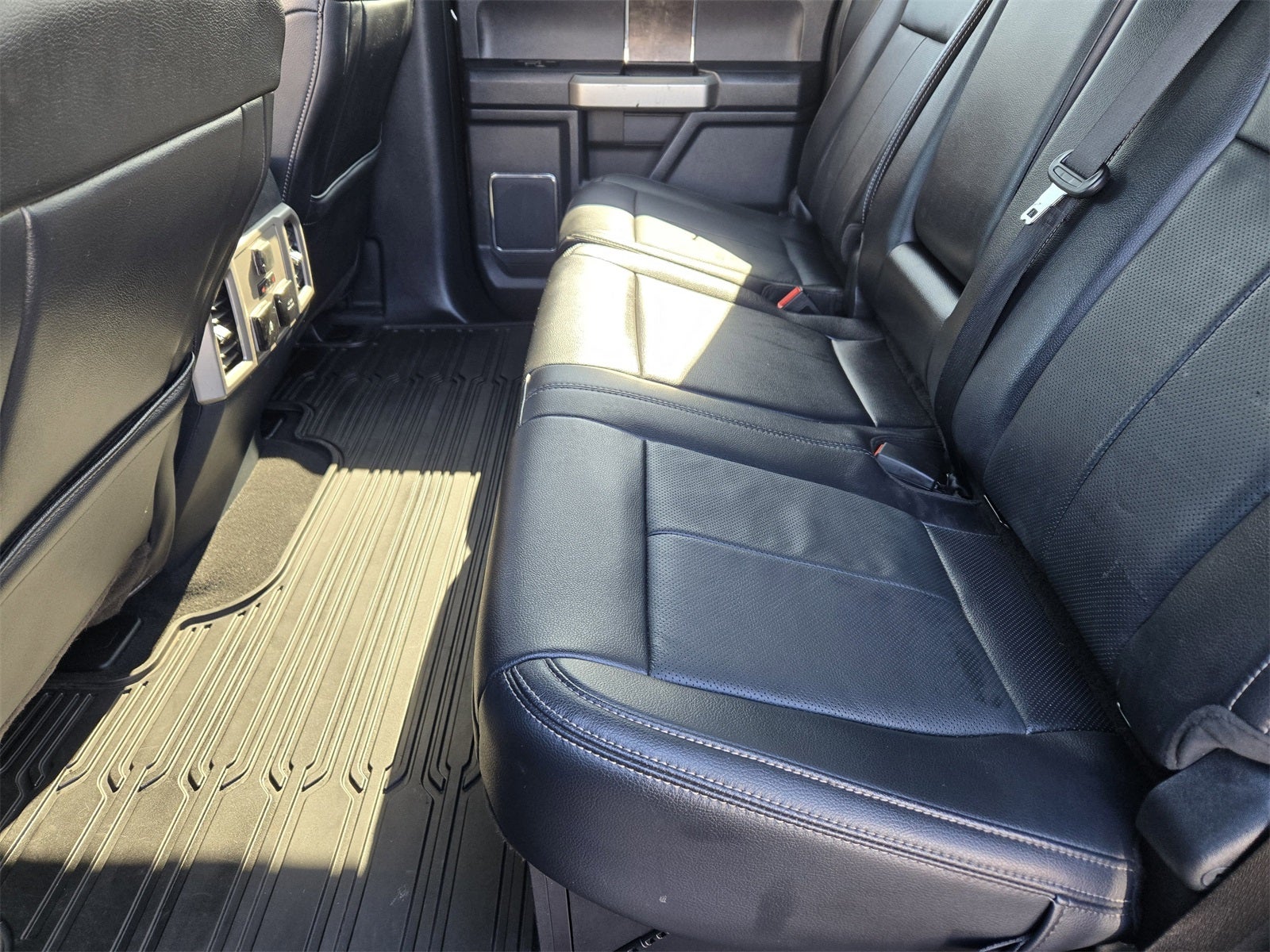 2022 Ford F-350SD Lariat