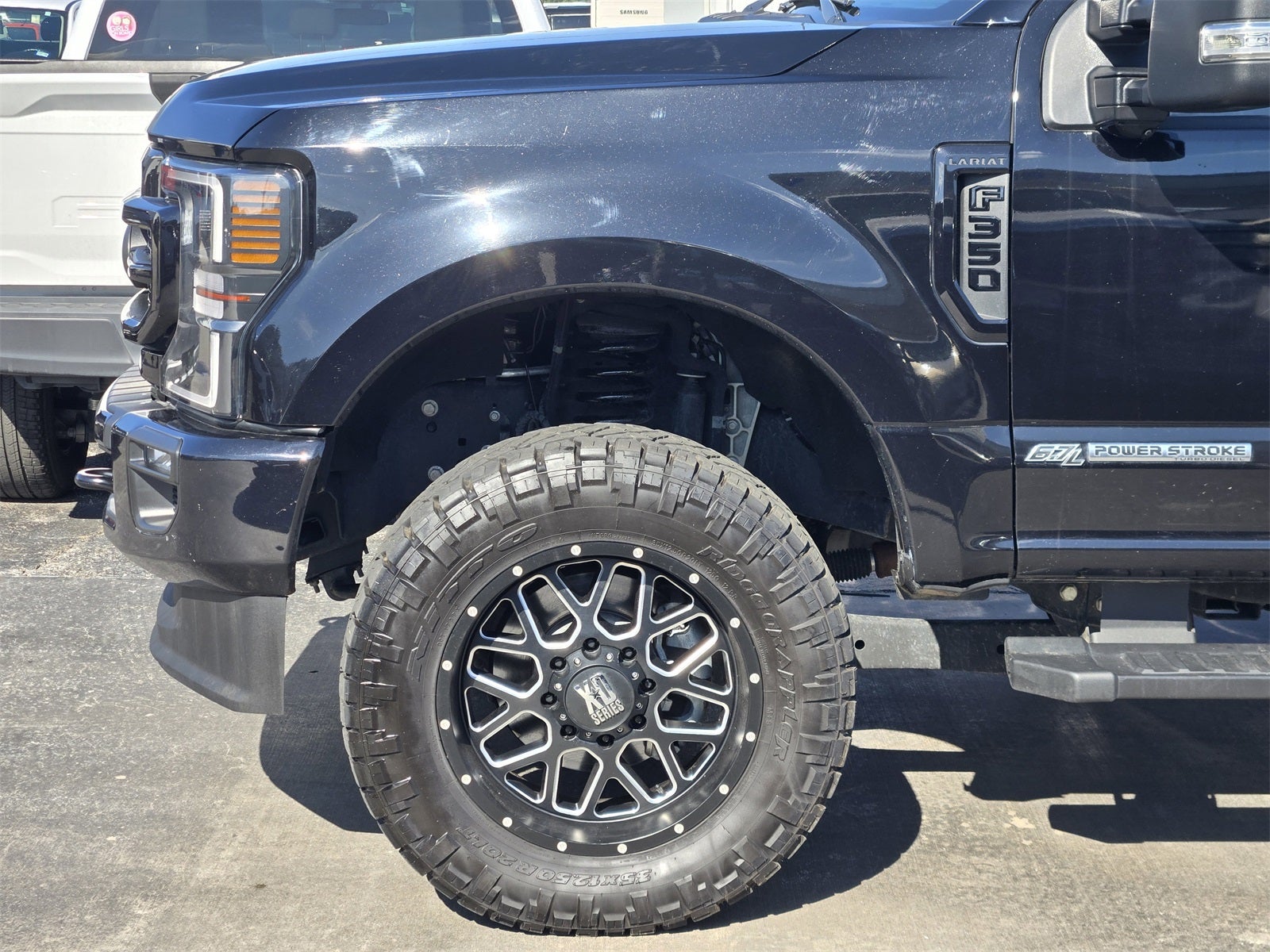 2022 Ford F-350SD Lariat
