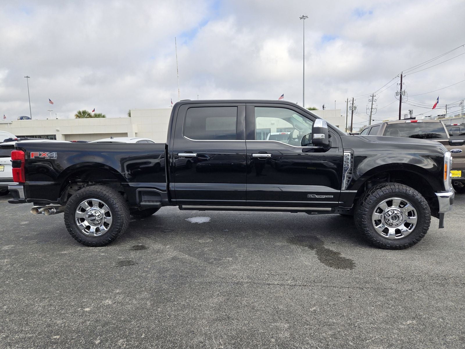2023 Ford F-350SD Lariat