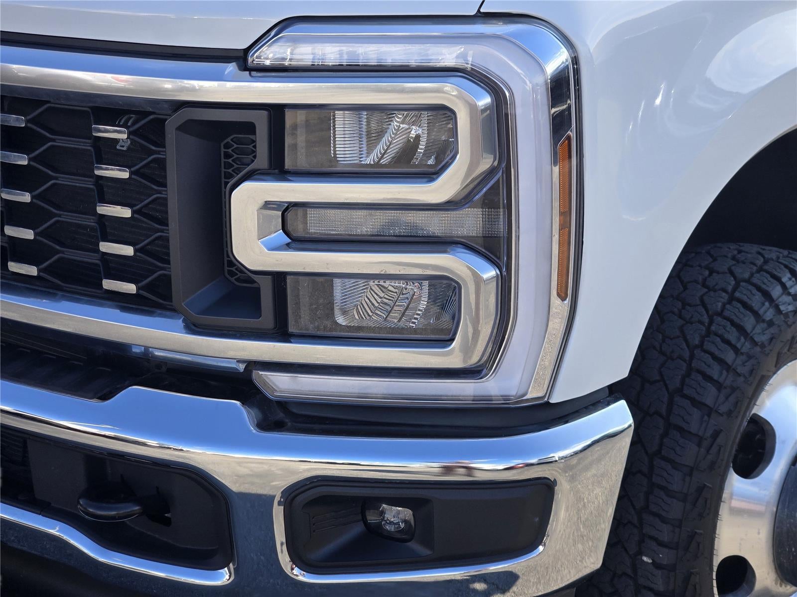 2026 Ford Super Duty F-350 DRW Lariat