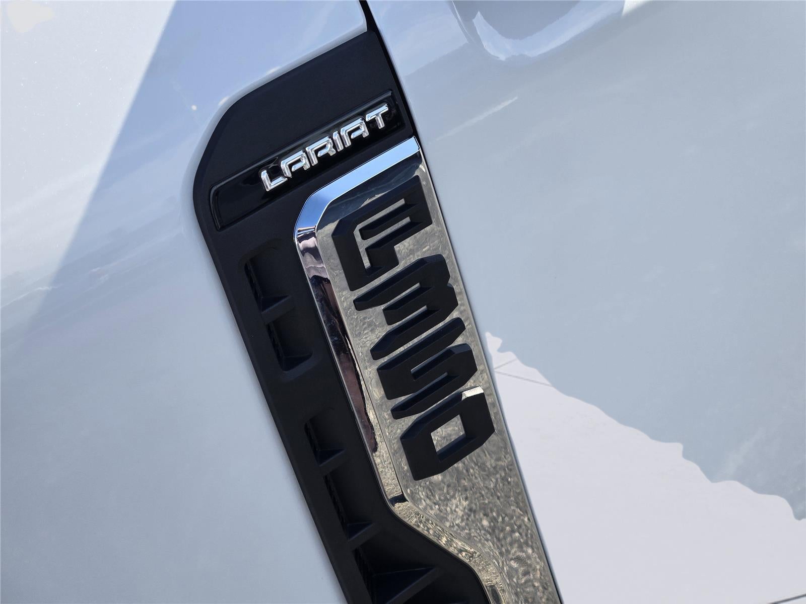 2026 Ford Super Duty F-350 DRW Lariat