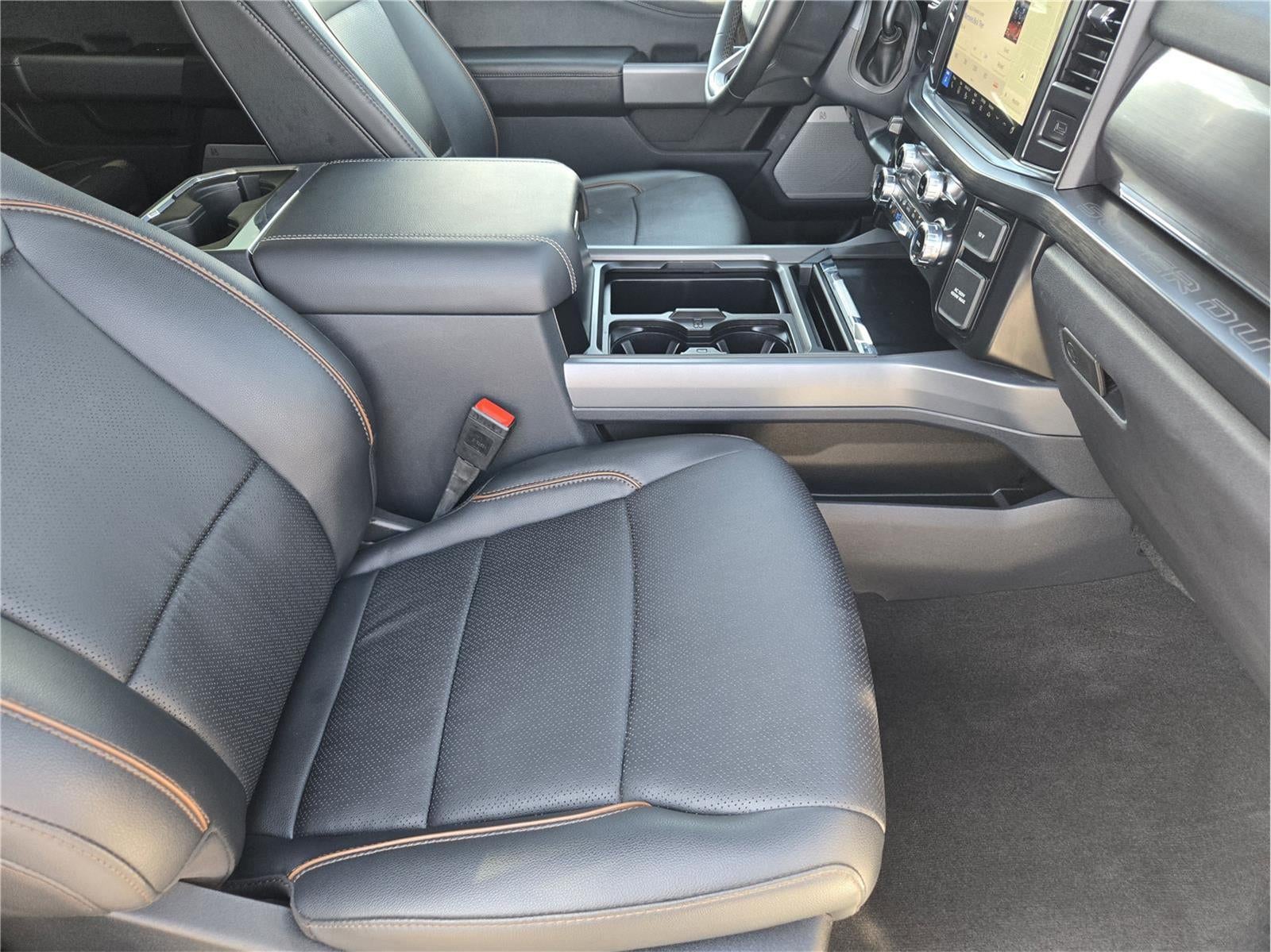 2026 Ford Super Duty F-350 DRW Lariat