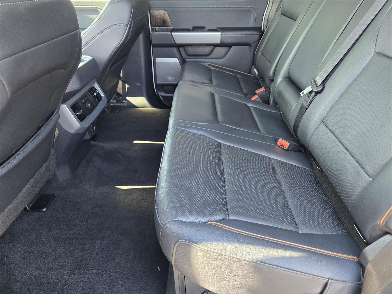 2026 Ford Super Duty F-350 DRW Lariat