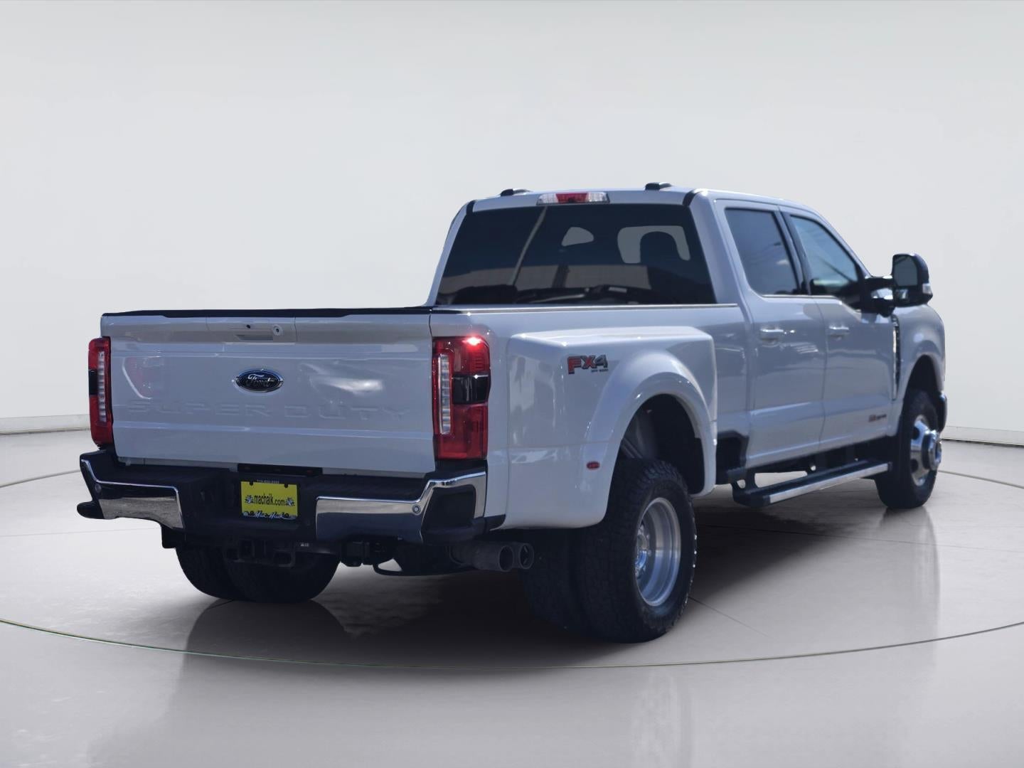 2026 Ford Super Duty F-350 DRW Lariat