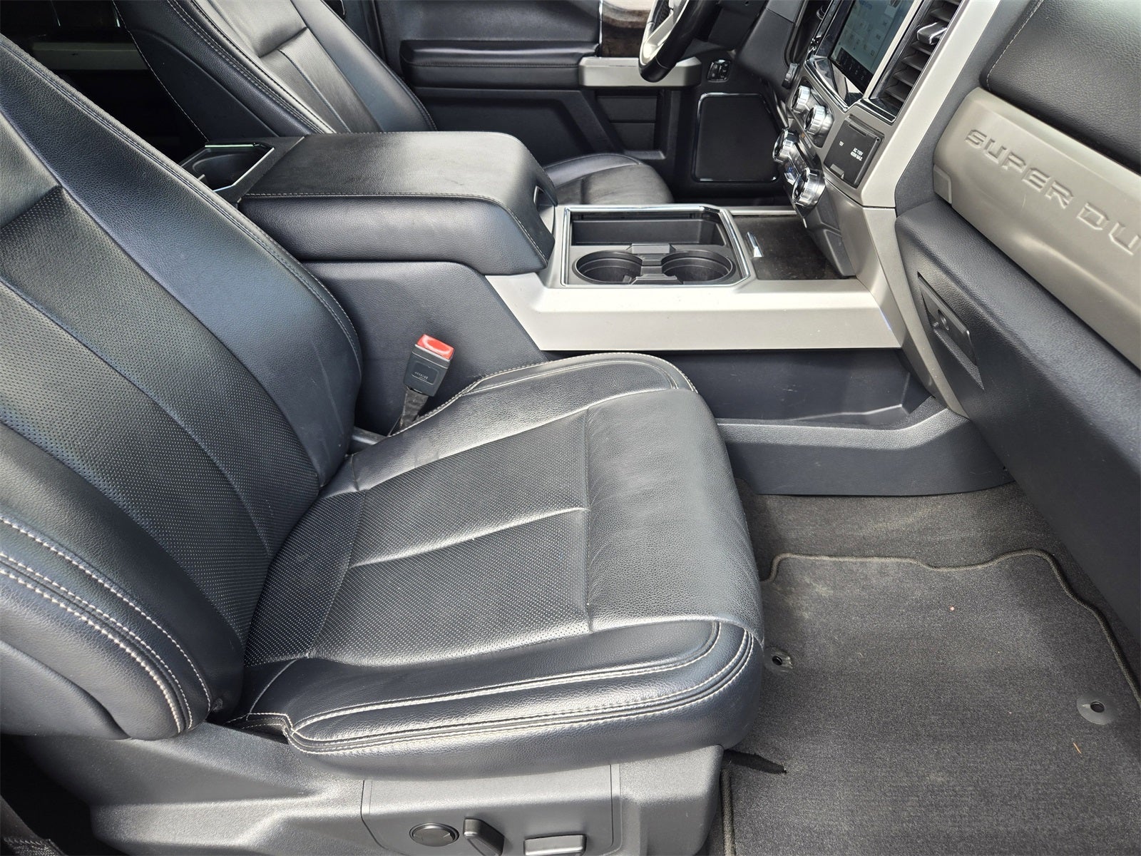 2022 Ford F-350SD Lariat DRW