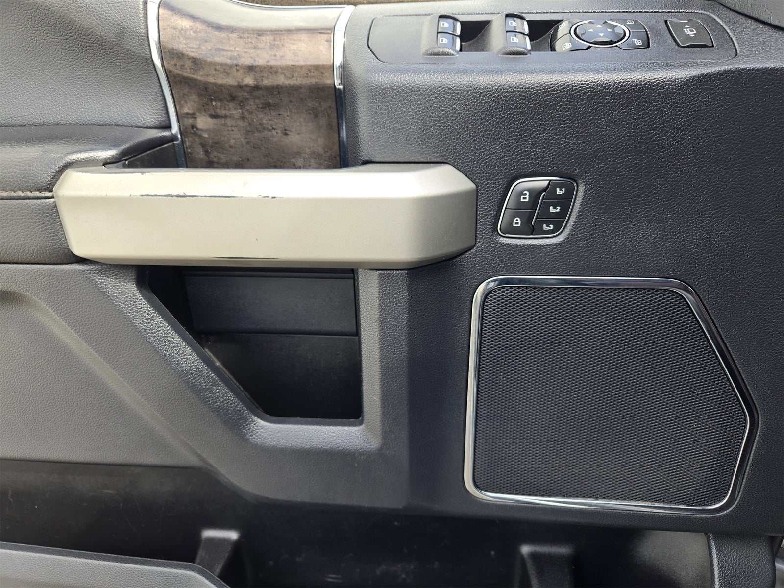 2022 Ford F-350SD Lariat DRW