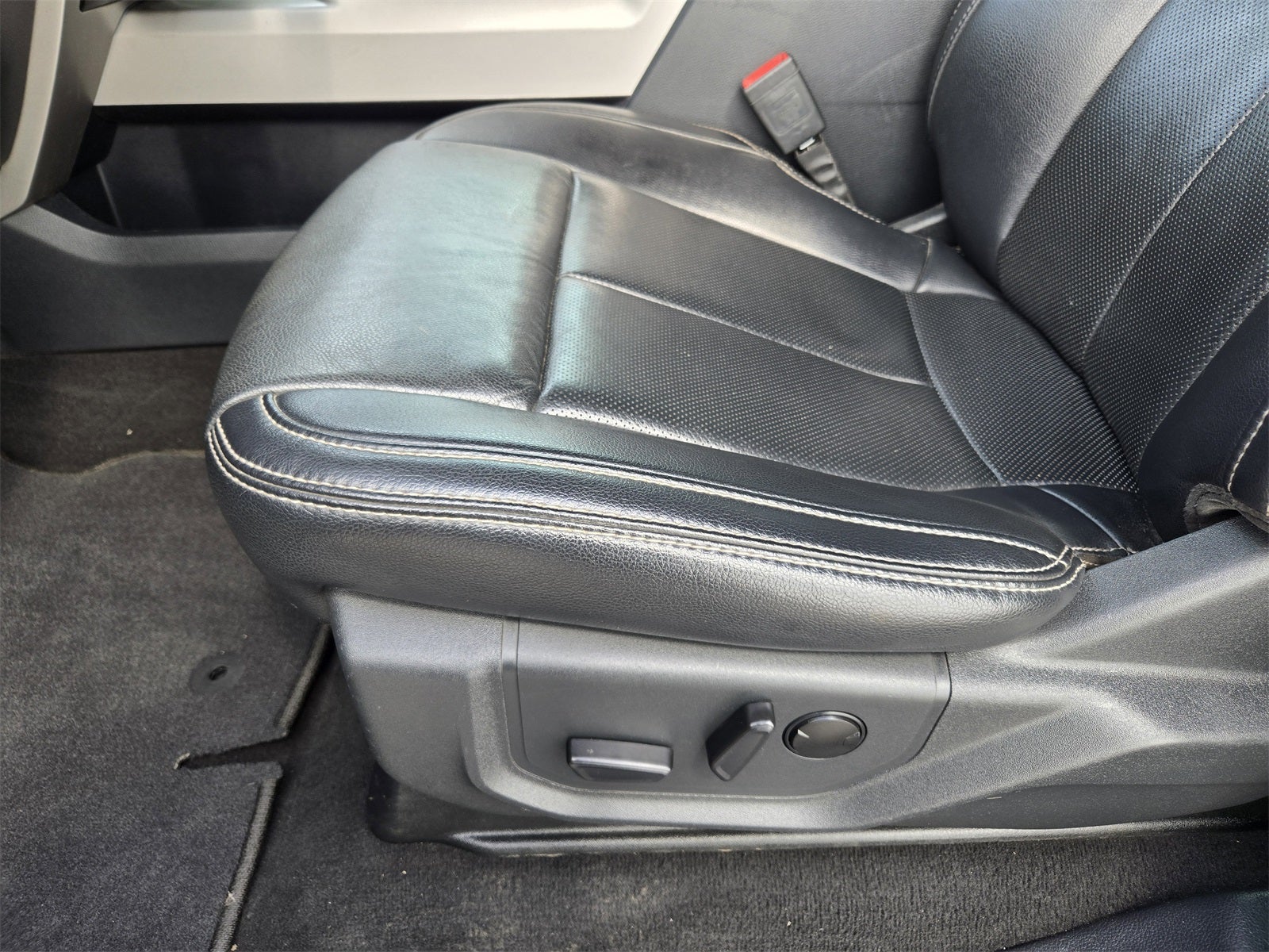 2022 Ford F-350SD Lariat DRW