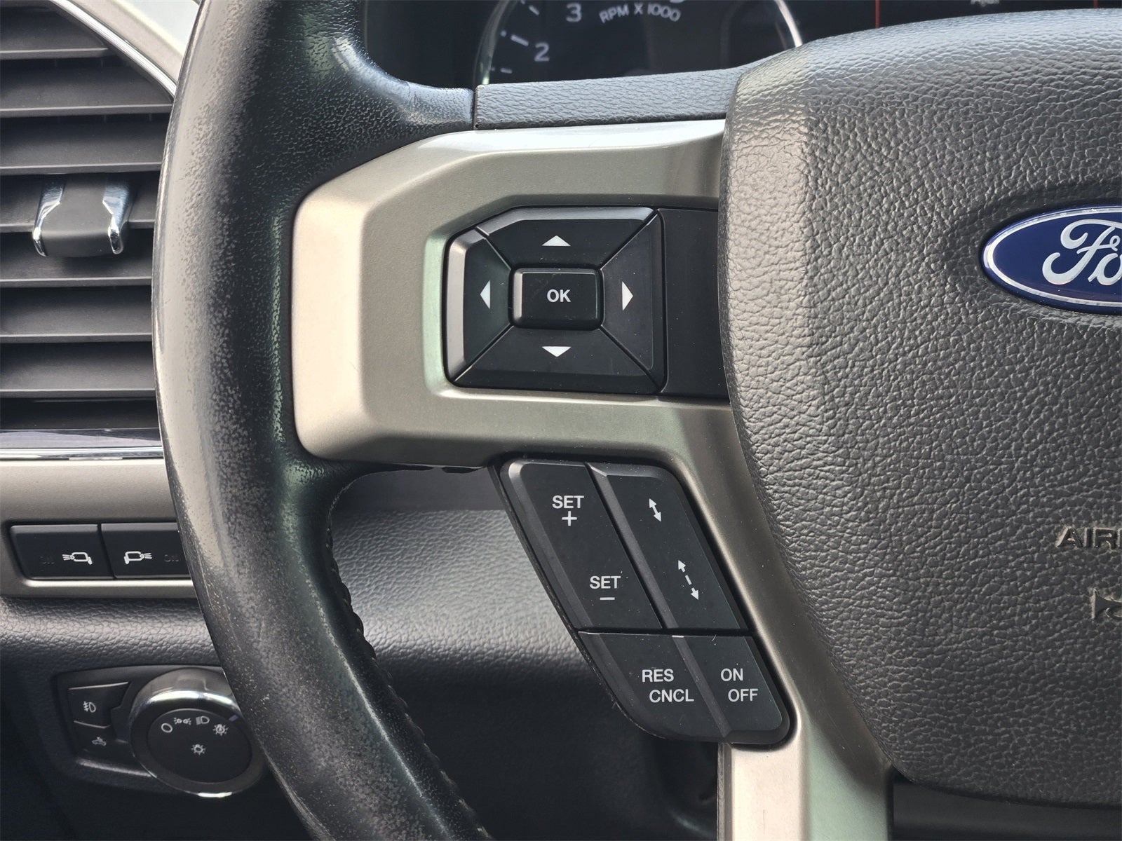 2022 Ford F-350SD Lariat DRW