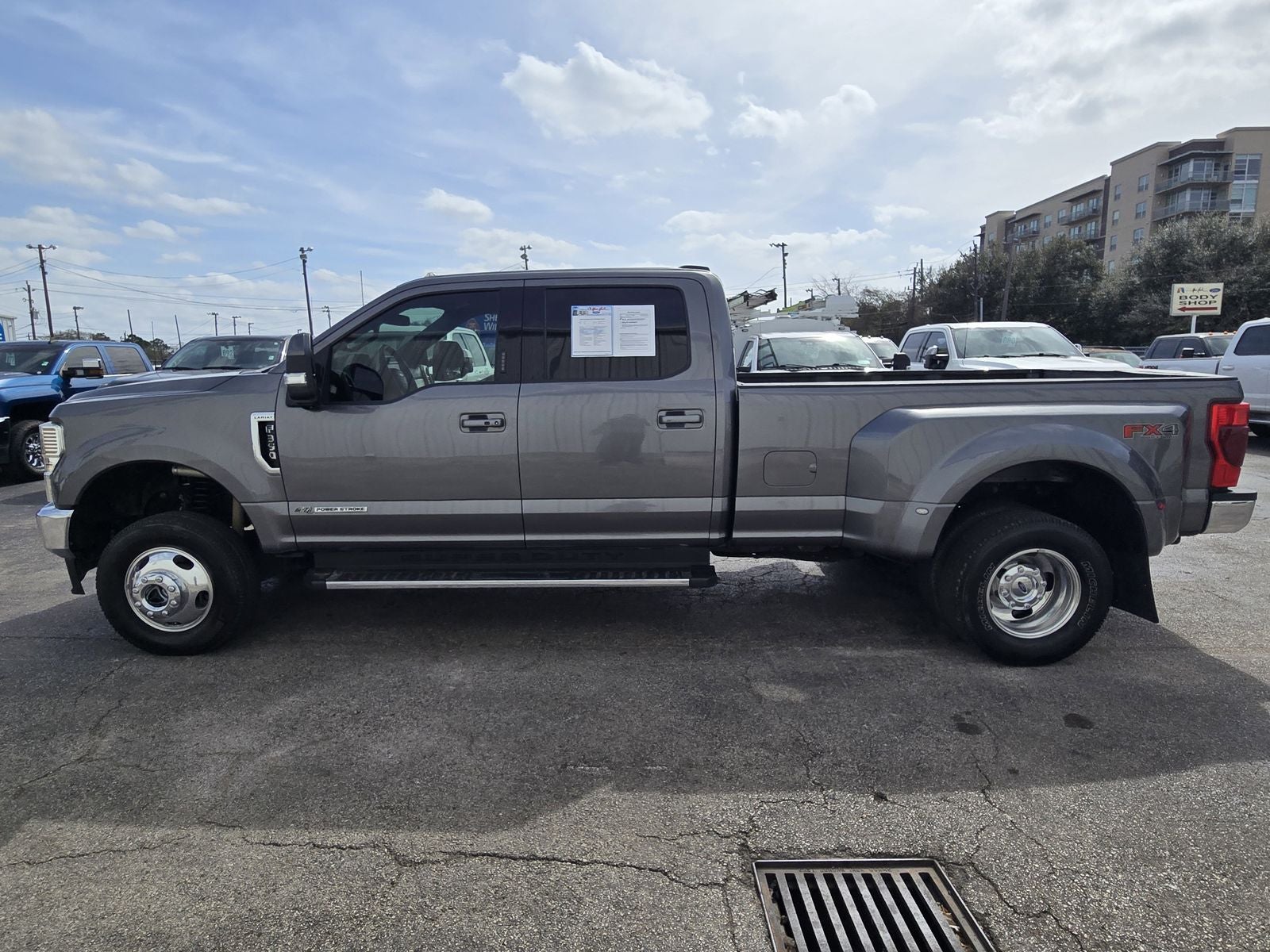 2022 Ford F-350SD Lariat DRW