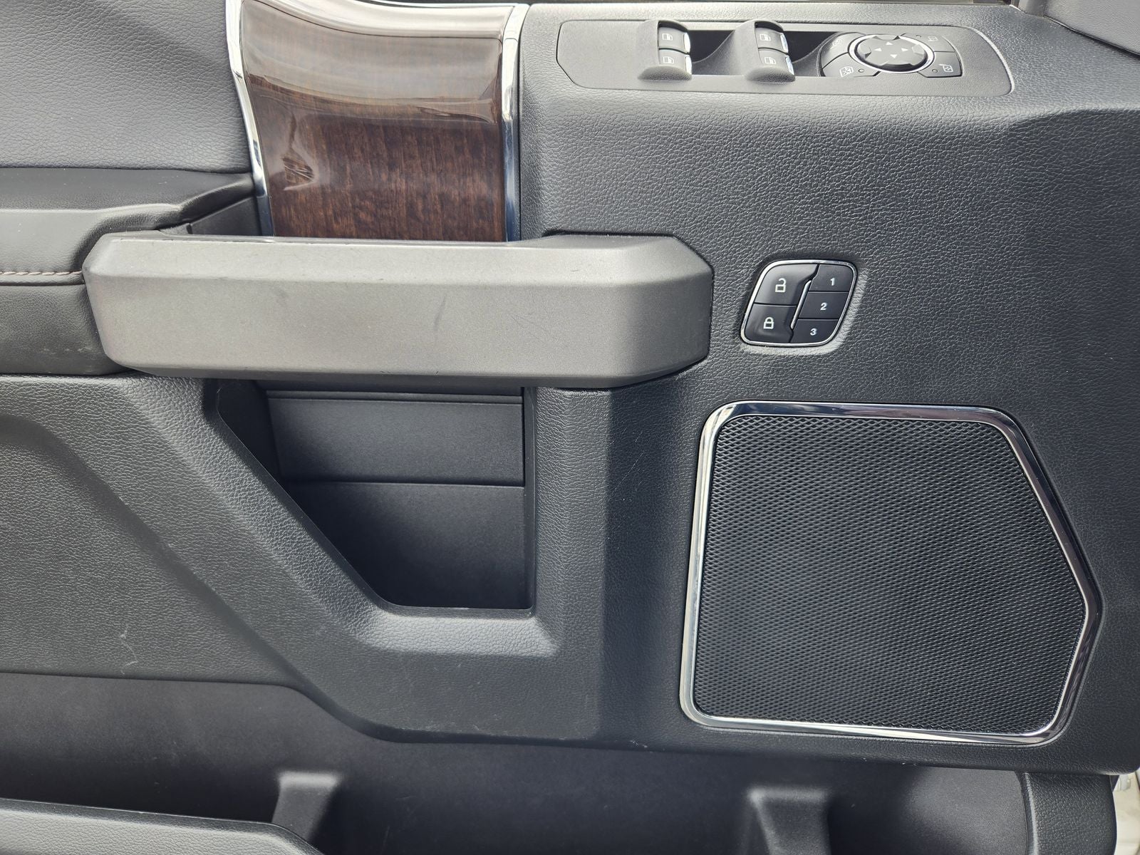 2016 Ford F-150 Platinum