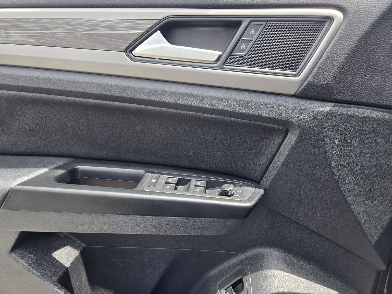 2020 Volkswagen Atlas Cross Sport 2.0T SE w/Technology