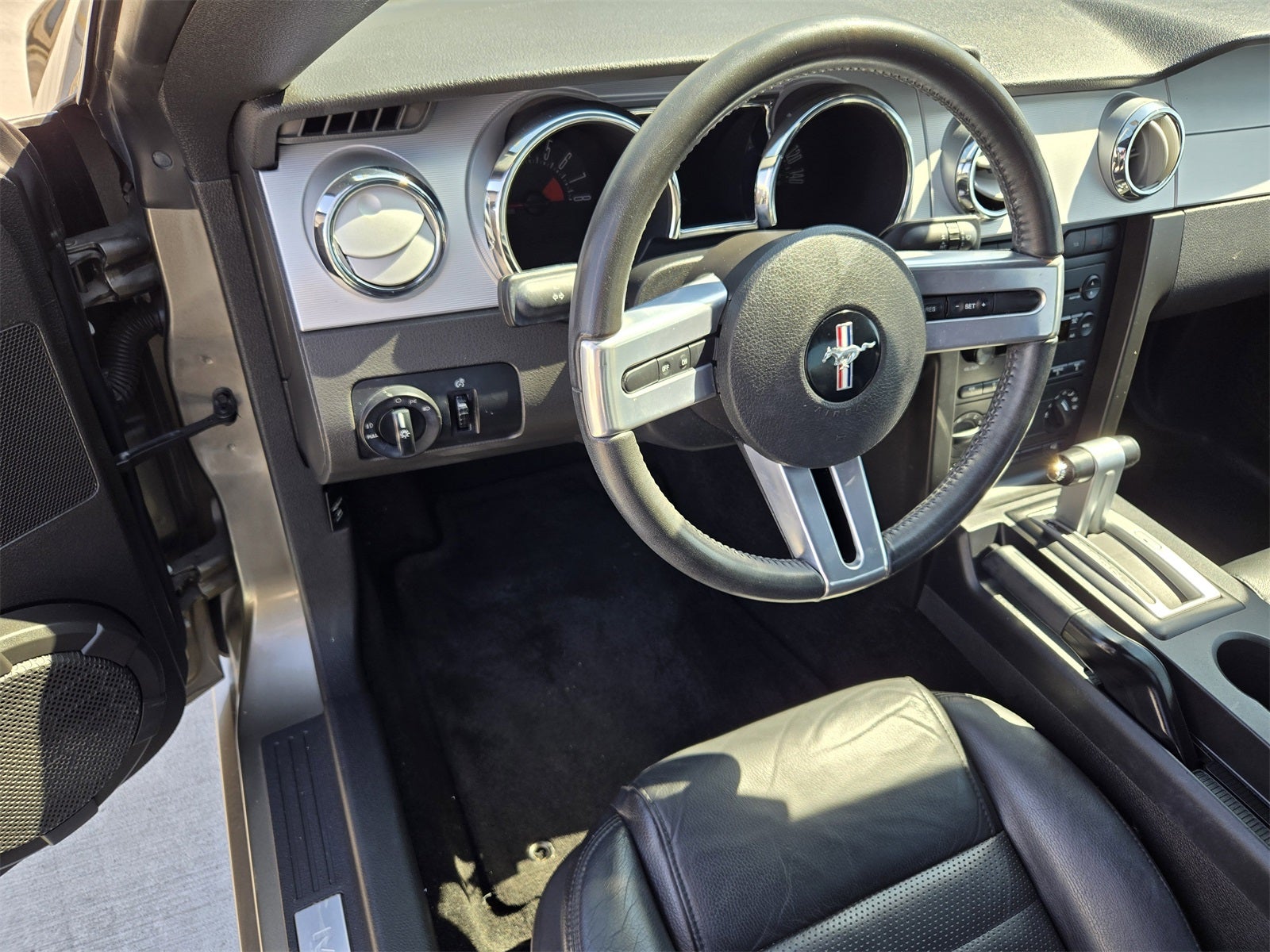 2005 Ford Mustang GT Premium