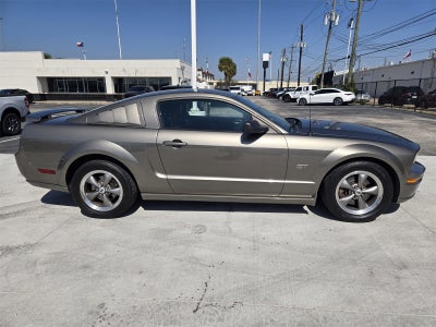 2005 Ford Mustang GT Premium