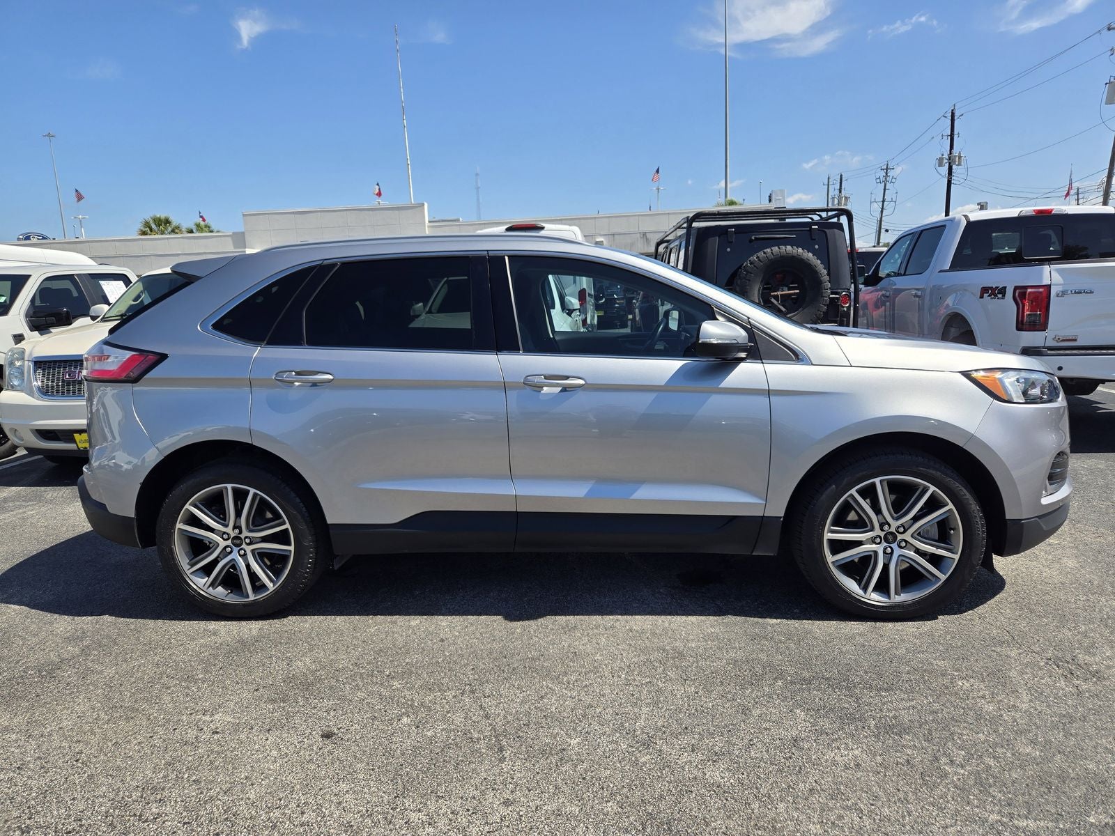 2023 Ford Edge Titanium