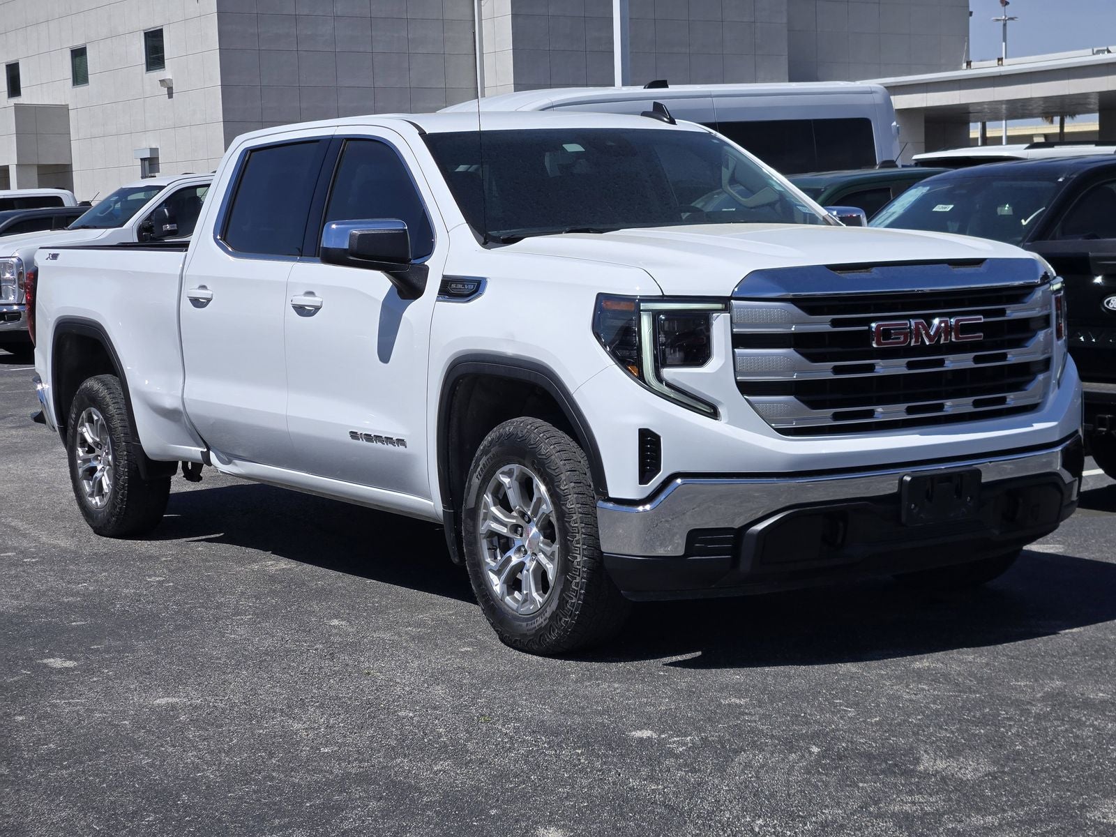 2023 GMC Sierra 1500 SLE