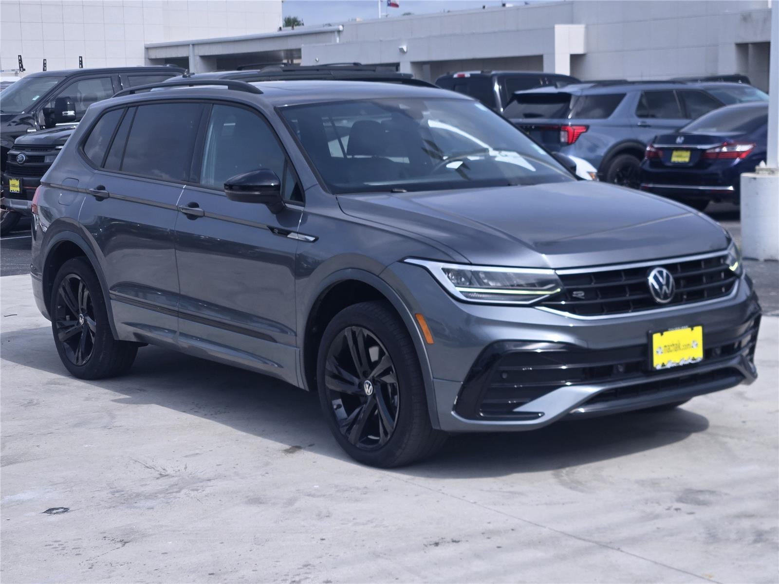 2023 Volkswagen Tiguan 2.0T SE R-Line Black