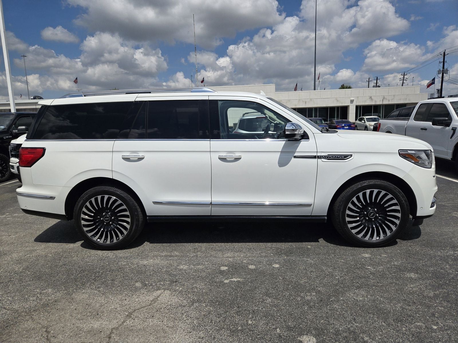 2020 Lincoln Navigator Black Label
