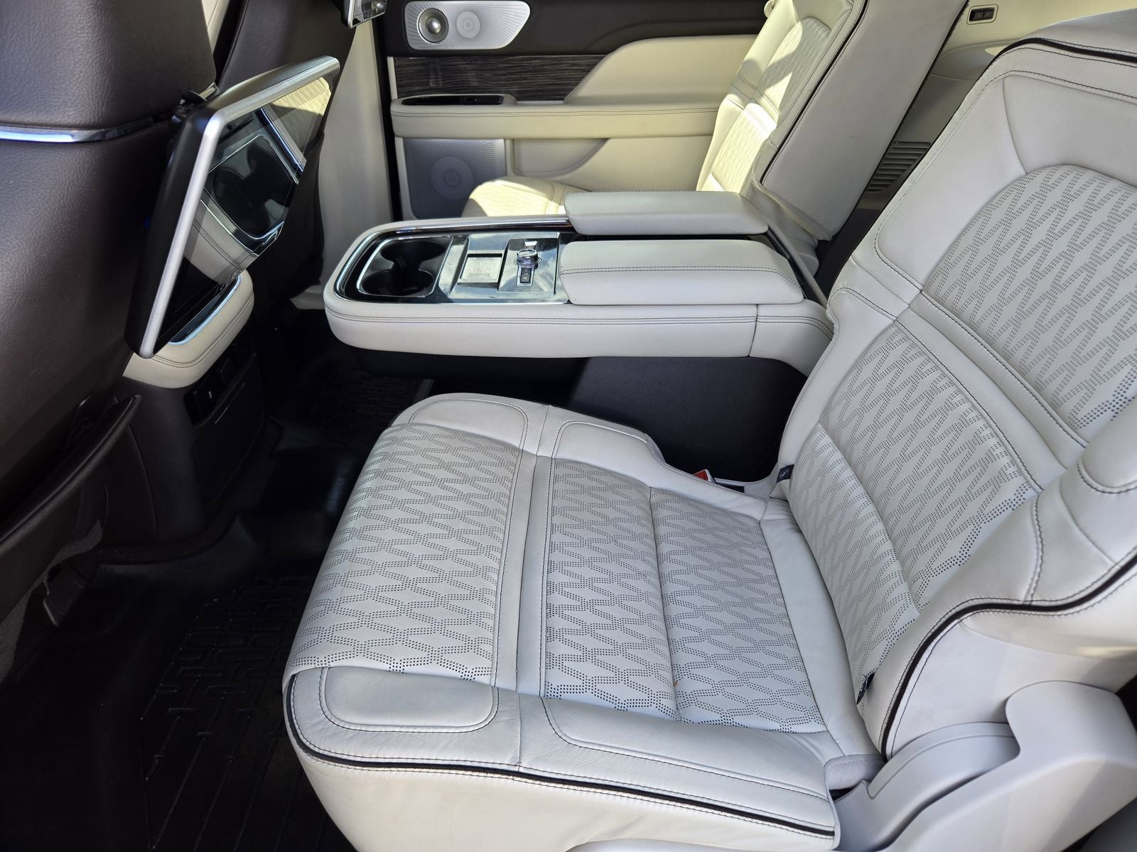 2019 Lincoln Navigator L Black Label