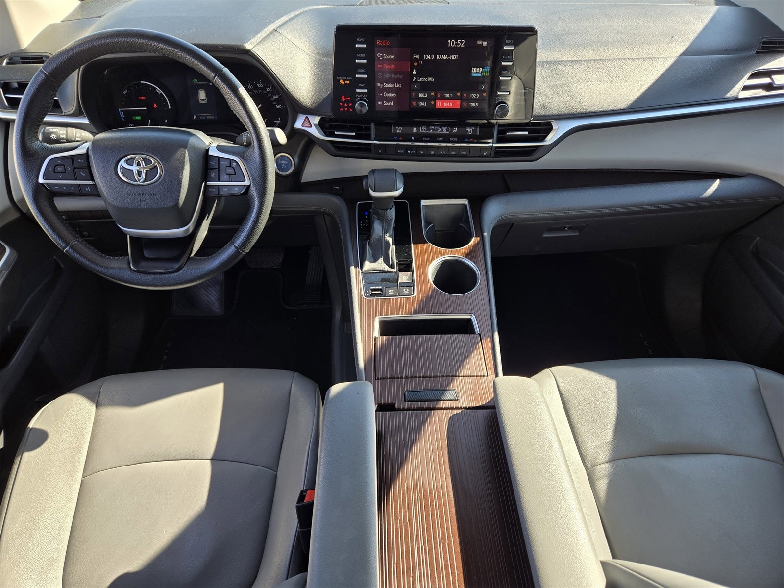 2022 Toyota Sienna XLE