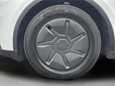 2026 Tesla Model Y Base