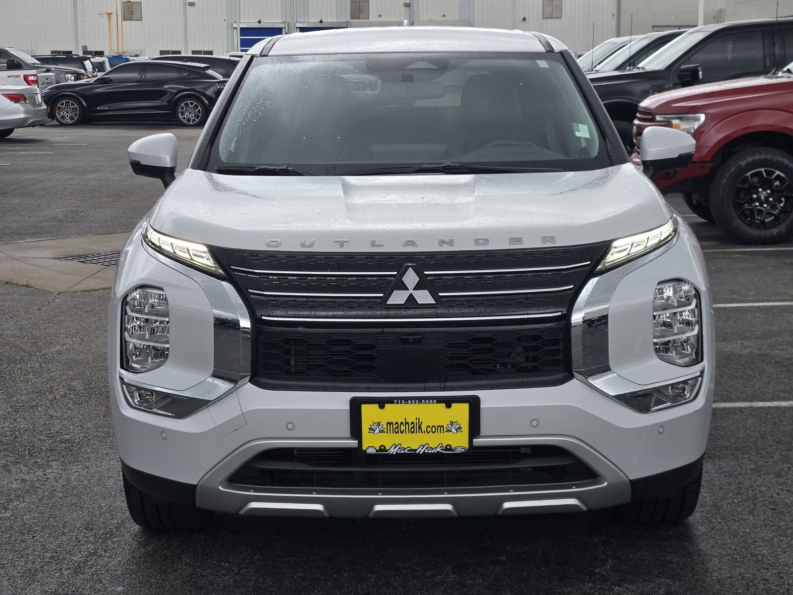 2024 Mitsubishi Outlander SE