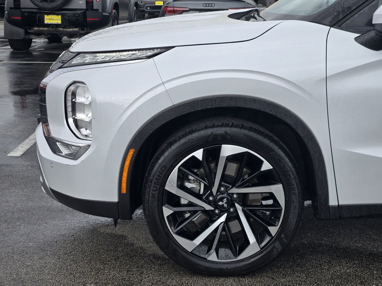 2024 Mitsubishi Outlander SE